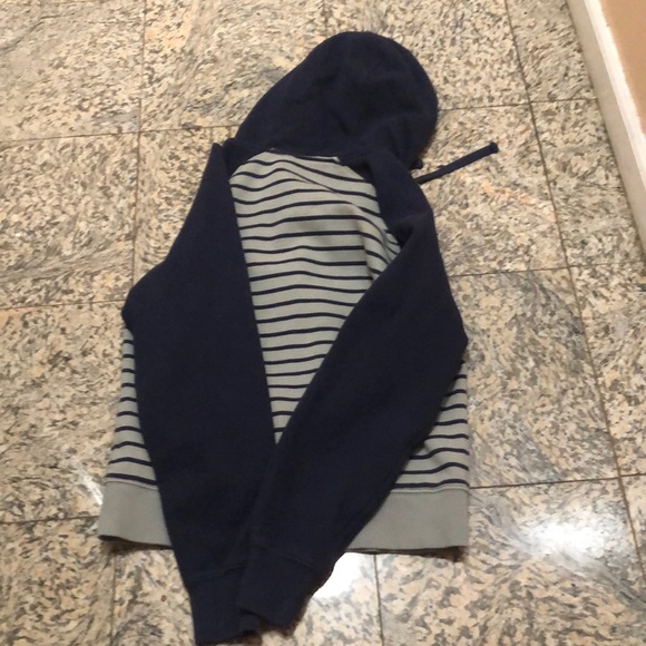 REDUCED!!Mens hooded light zipper jacket by northface - Picture 4 of 5